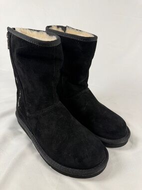 UGG Mayfaire 5116 Black Suede Sheepskin Side Zip Boots Size 7